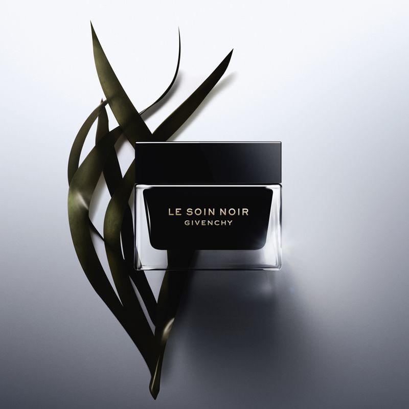 Le-Soin-Noir-Light-Cream-3