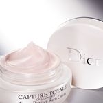 Capture-Totale-Rich-Cream-2