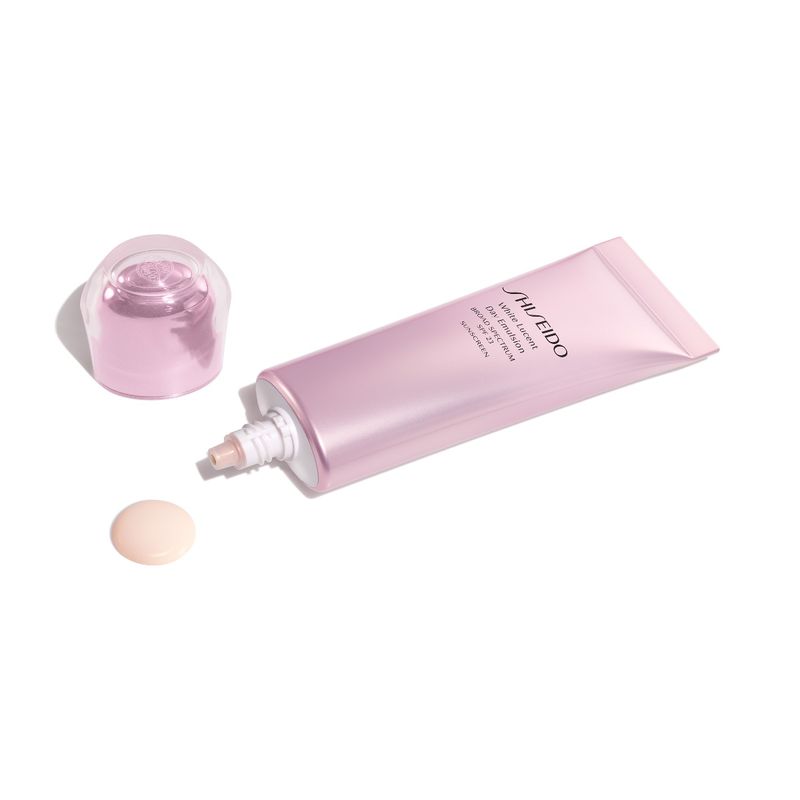 White-Lucent-Day-Emulsion-Broad-Spectrum-SPF23-2