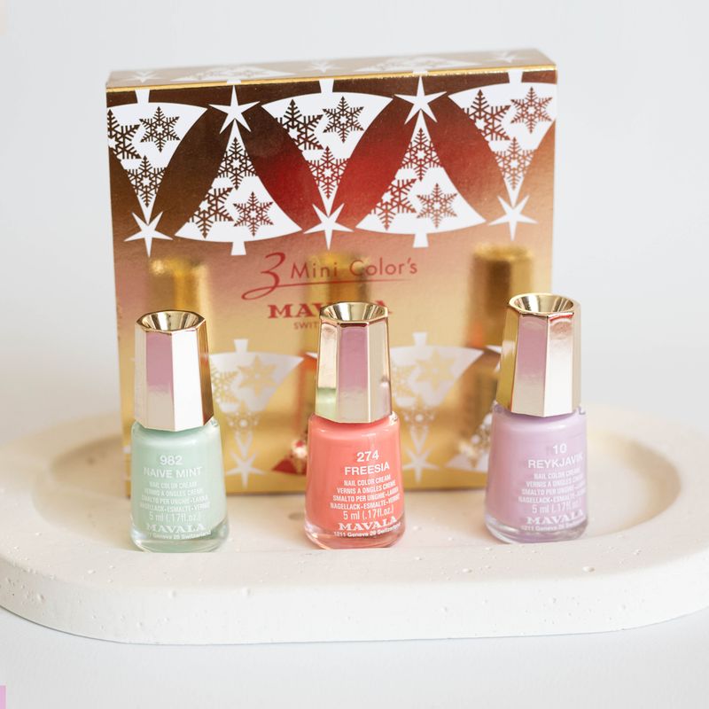 Festive-Tree-Gold-Esmaltes-Set-2