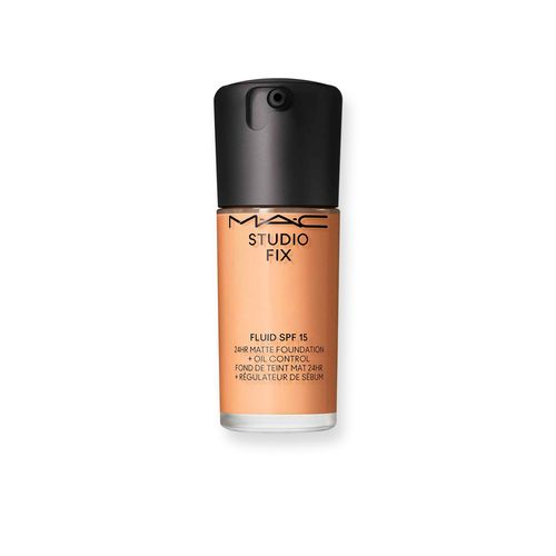 Studio Fix Fluid SPF 15 24HR Matte Foundation + Oil Control